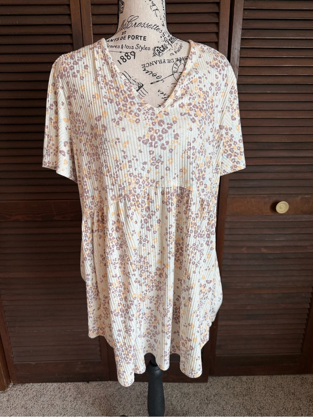 Heimish USA 1X Ivory Leopard Ribbed Babydoll Tunic Top Boutique